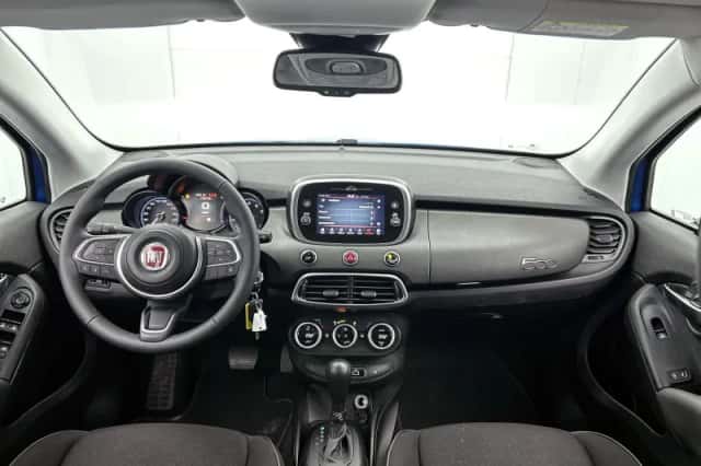 Fiat 500X (2024) thumbnail 2