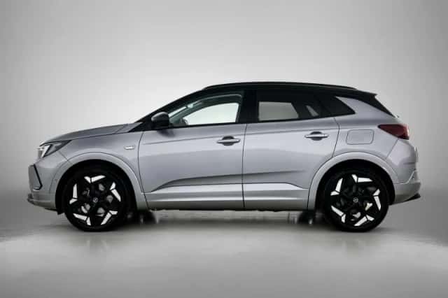 Opel Grandland (2023) thumbnail 2