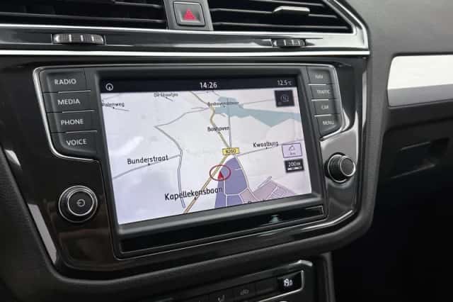 Volkswagen Tiguan (2016) thumbnail 10