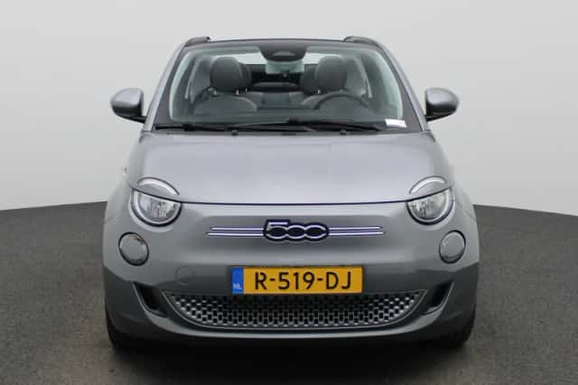 Fiat 500C (2022) thumbnail 3