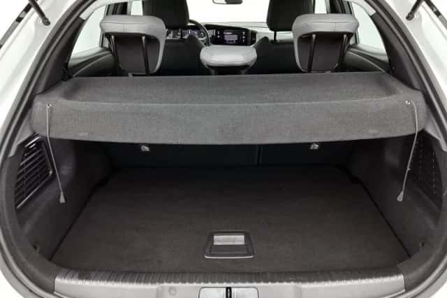Opel Mokka-e (2023) thumbnail 23