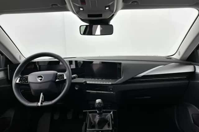Opel Astra (2025) thumbnail 2