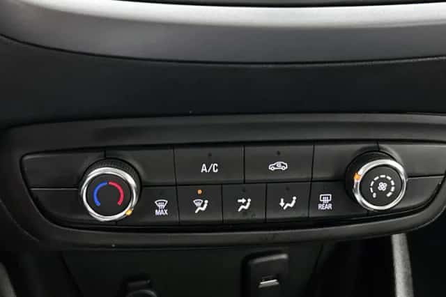 Opel Crossland X (2020) thumbnail 17