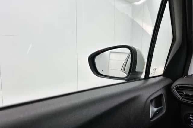 Opel Crossland X (2020) thumbnail 20