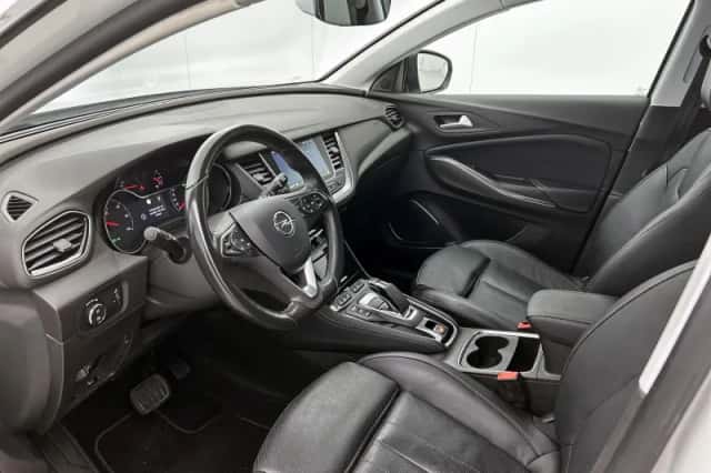 Opel Grandland X (2021) thumbnail 2