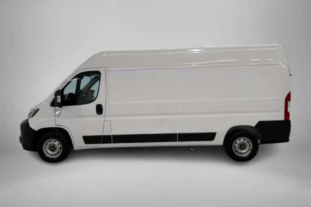 Opel Movano (2024) thumbnail 2
