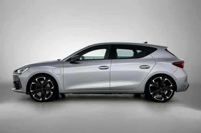 CUPRA Leon (2022) thumbnail 2