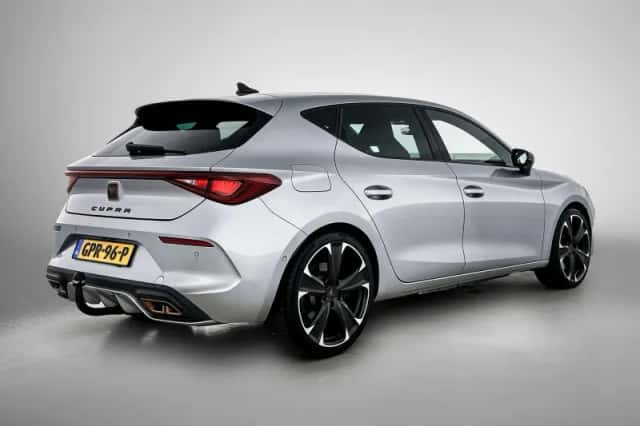 CUPRA Leon (2022) thumbnail 4