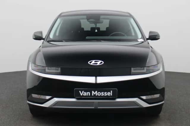 Hyundai Ioniq 5 (2023) thumbnail 3