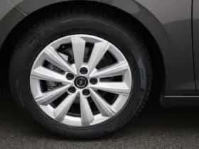 Opel Astra (2023) thumbnail 12