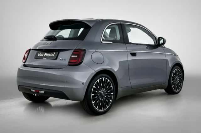 Fiat 500 (2023) thumbnail 4