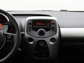 Peugeot 108 (2017) thumbnail 11
