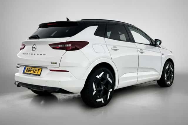Opel Grandland (2023) thumbnail 4