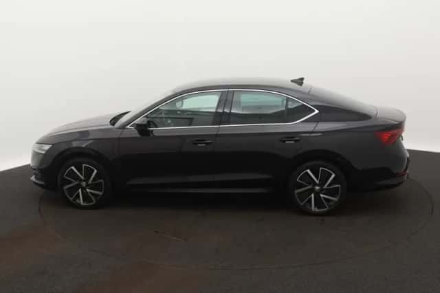 Škoda Octavia (2021) thumbnail 2