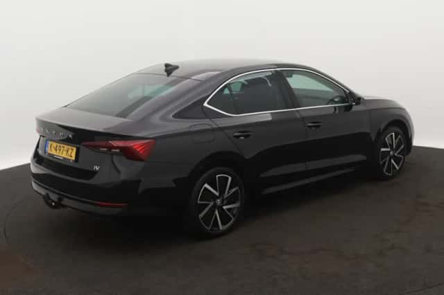Škoda Octavia (2021) thumbnail 4