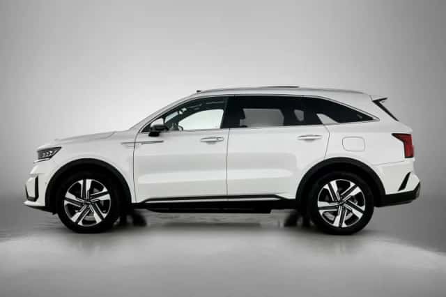Kia Sorento (2023) thumbnail 2
