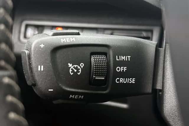 Peugeot 5008 (2022) thumbnail 6