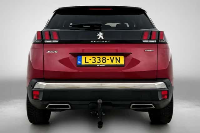 Peugeot 3008 (2018) thumbnail 3