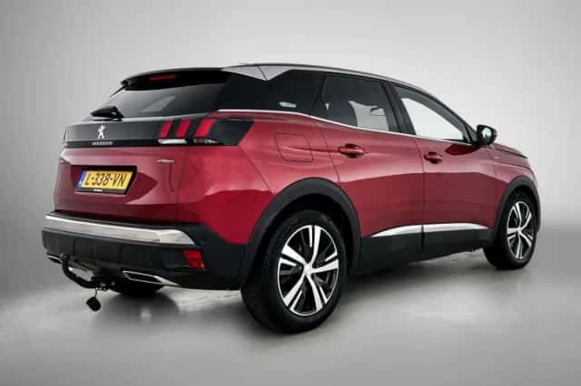 Peugeot 3008 (2018) thumbnail 4