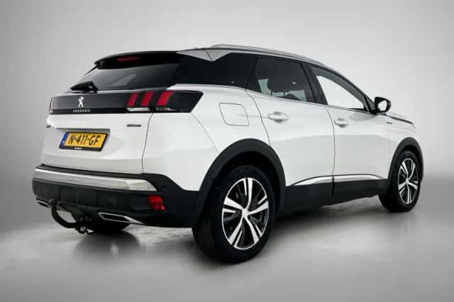 Peugeot 3008 (2018) thumbnail 4