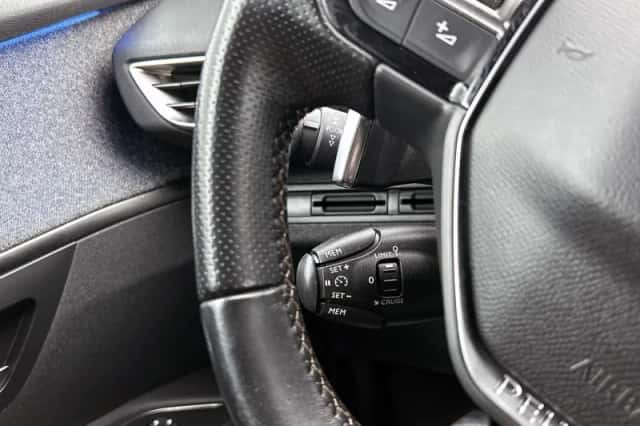 Peugeot 3008 (2018) thumbnail 6