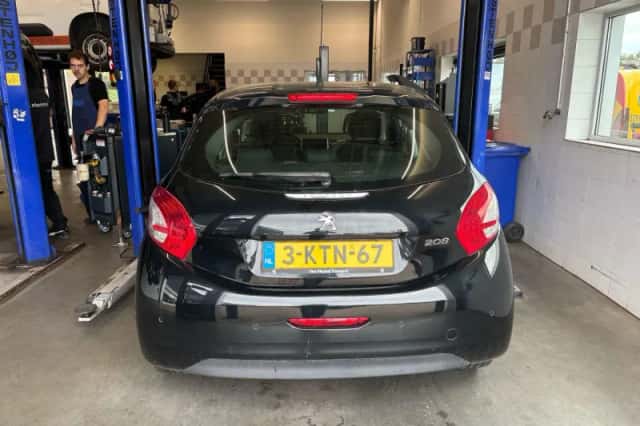 Peugeot 208 (2013) thumbnail 4