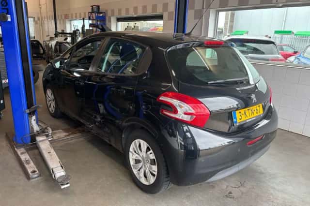 Peugeot 208 (2013) thumbnail 5