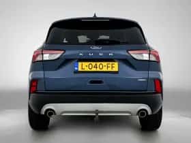 Ford Kuga (2021) thumbnail 3