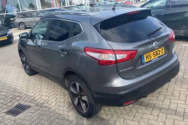Nissan Qashqai (2015) thumbnail 2