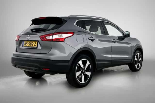 Nissan Qashqai (2015) thumbnail 4