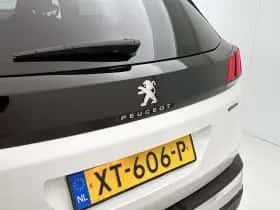 Peugeot 3008 (2018) thumbnail 10