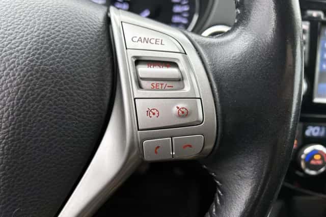 Nissan Qashqai (2017) thumbnail 6