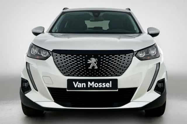 Peugeot 2008 (2021) thumbnail 5