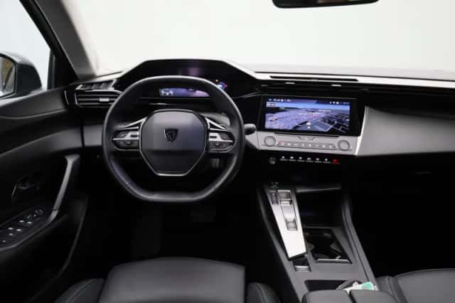 Peugeot 308 (2023) thumbnail 2