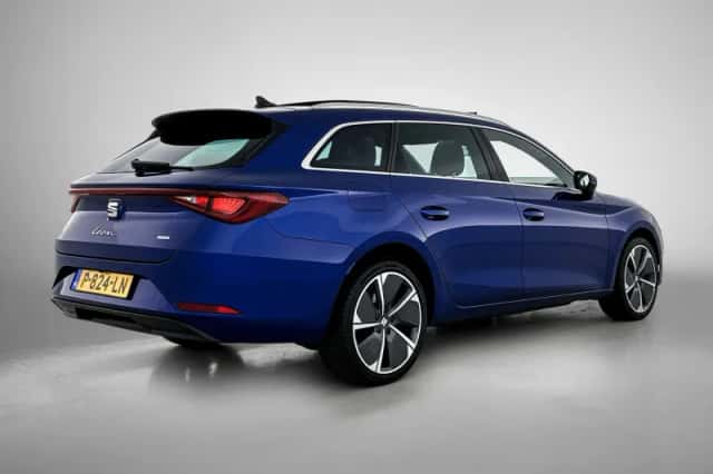 SEAT Leon (2021) thumbnail 4