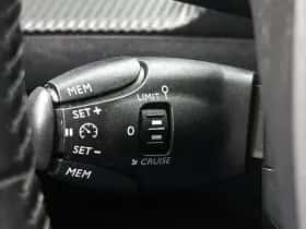 Peugeot 2008 (2020) thumbnail 6