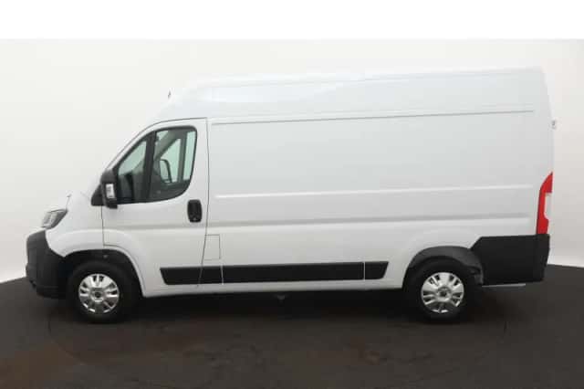 Opel Movano (2024) thumbnail 2