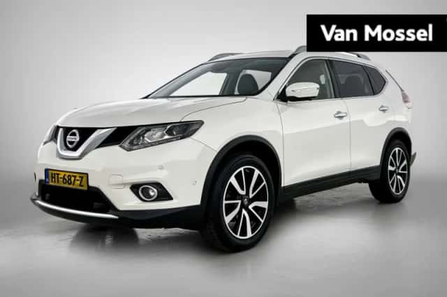 Nissan X-Trail (2016) thumbnail 1