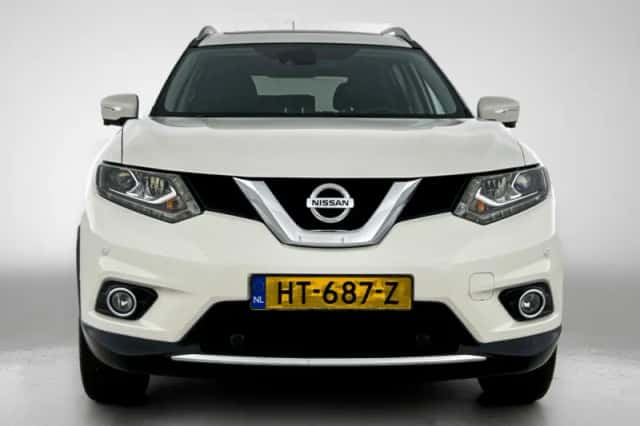 Nissan X-Trail (2016) thumbnail 5