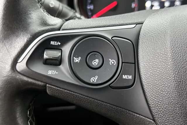 Opel Grandland X (2019) thumbnail 6