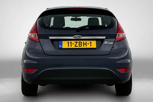 Ford Fiesta (2012) thumbnail 3