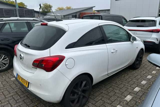 Opel Corsa (2016) thumbnail 3