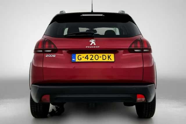 Peugeot 2008 (2019) thumbnail 3