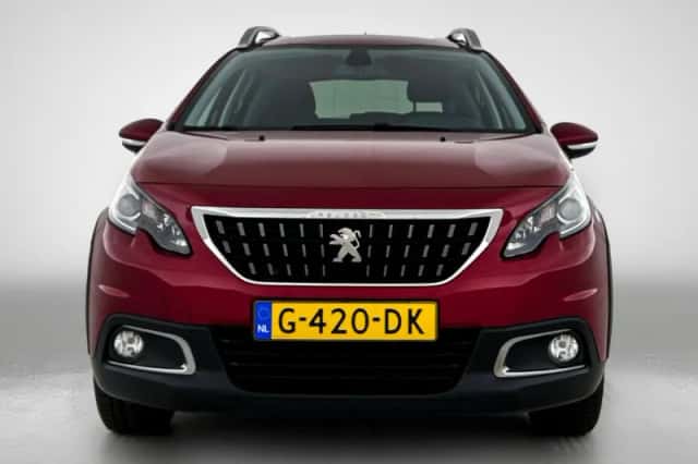 Peugeot 2008 (2019) thumbnail 5