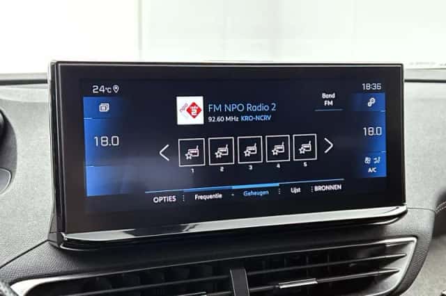 Peugeot 3008 (2021) thumbnail 26