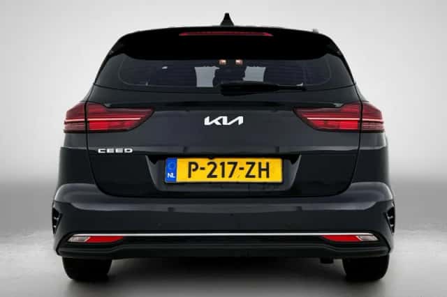 Kia Ceed Sportswagon (2022) thumbnail 3