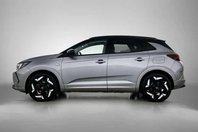 Opel Grandland (2023) thumbnail 2