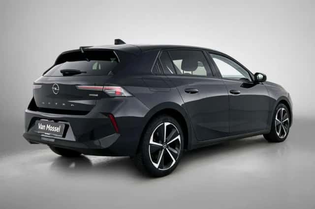 Opel Astra (2022) thumbnail 4