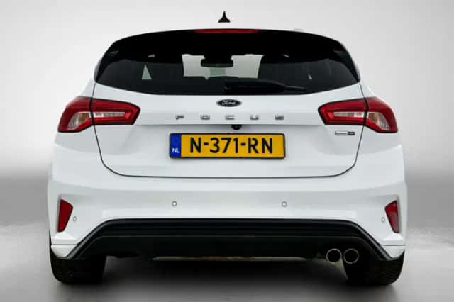 Ford Focus (2021) thumbnail 3