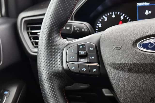 Ford Focus (2021) thumbnail 6